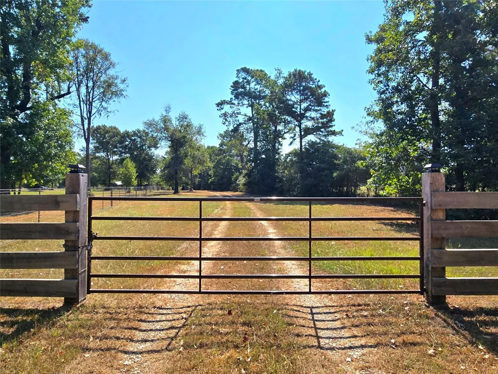 251 Everitt Rd Cleveland, TX 77328