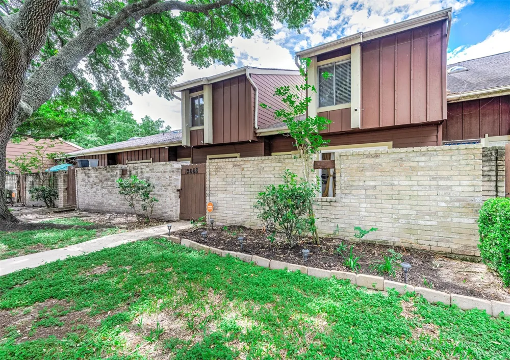 12668 Newbrook Drive #495 Houston, TX 77072