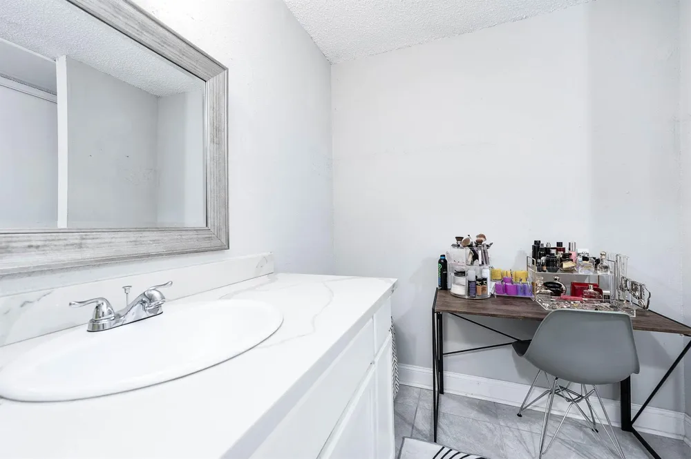 12668 Newbrook Drive #495 Houston, TX 77072