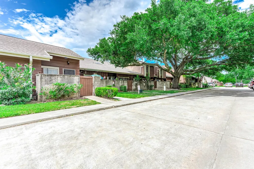 12668 Newbrook Drive #495 Houston, TX 77072