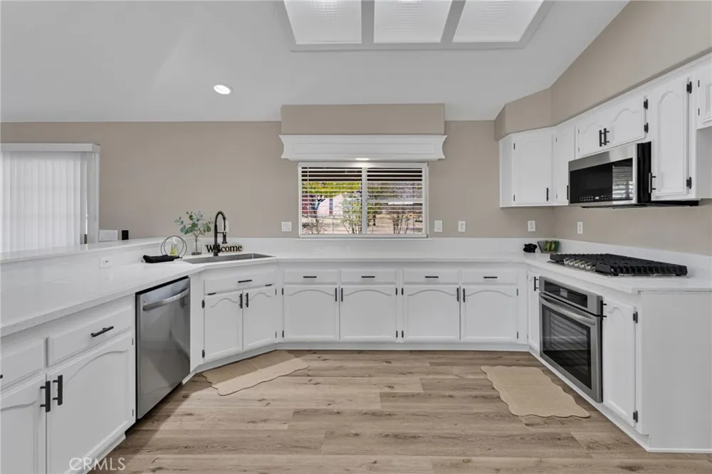 17025 Candlewood Road Apple Valley, CA 92307