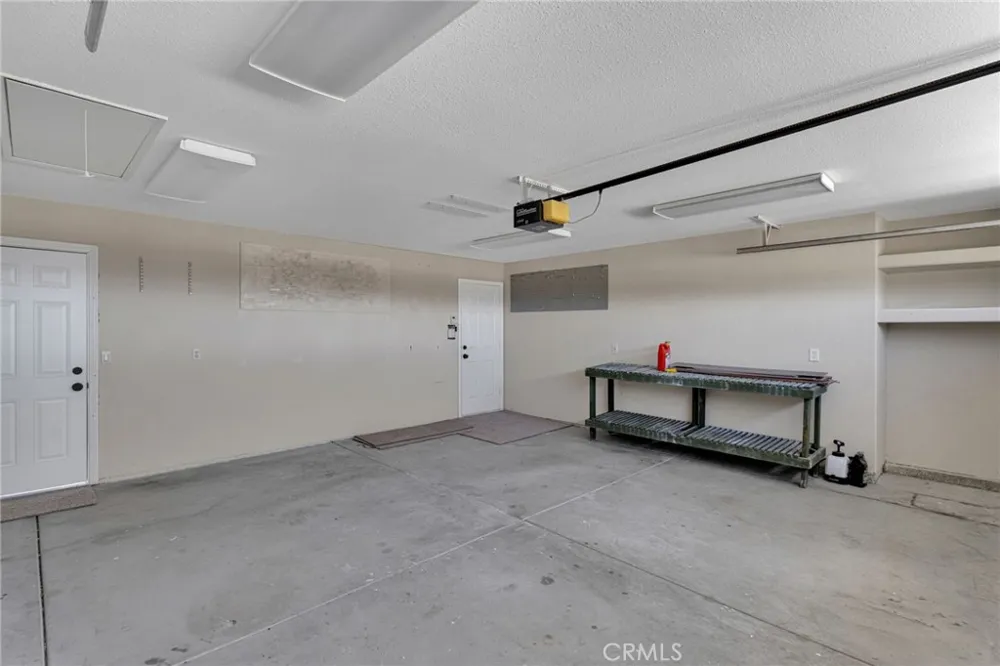 17025 Candlewood Road Apple Valley, CA 92307