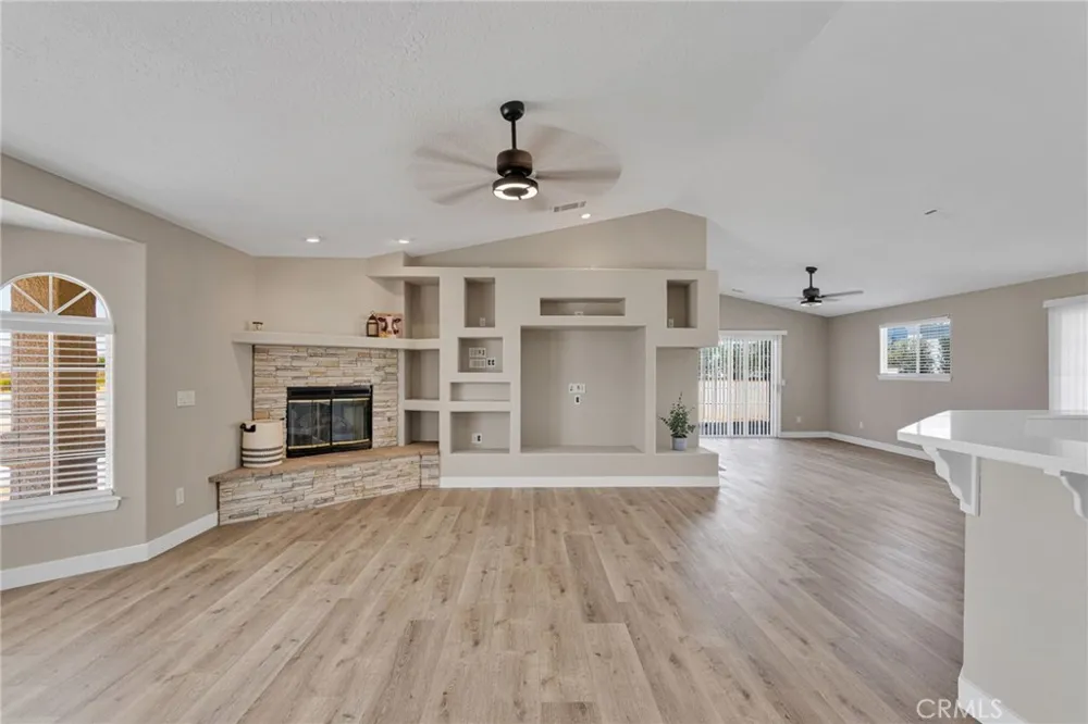 17025 Candlewood Road Apple Valley, CA 92307