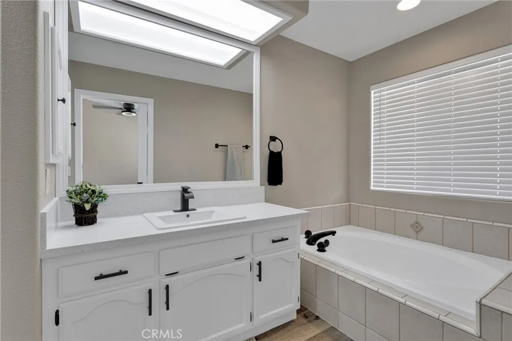 17025 Candlewood Road Apple Valley, CA 92307