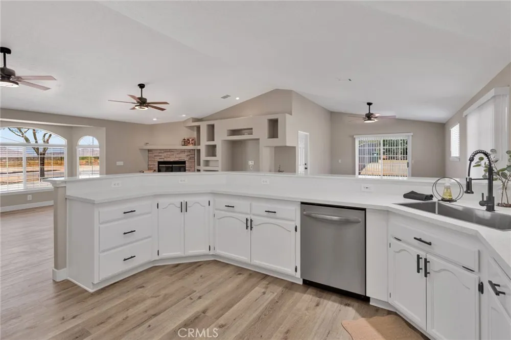 17025 Candlewood Road Apple Valley, CA 92307