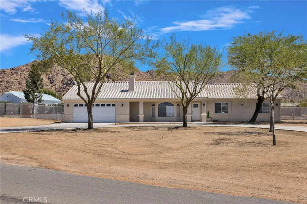 17025 Candlewood Road Apple Valley, CA 92307