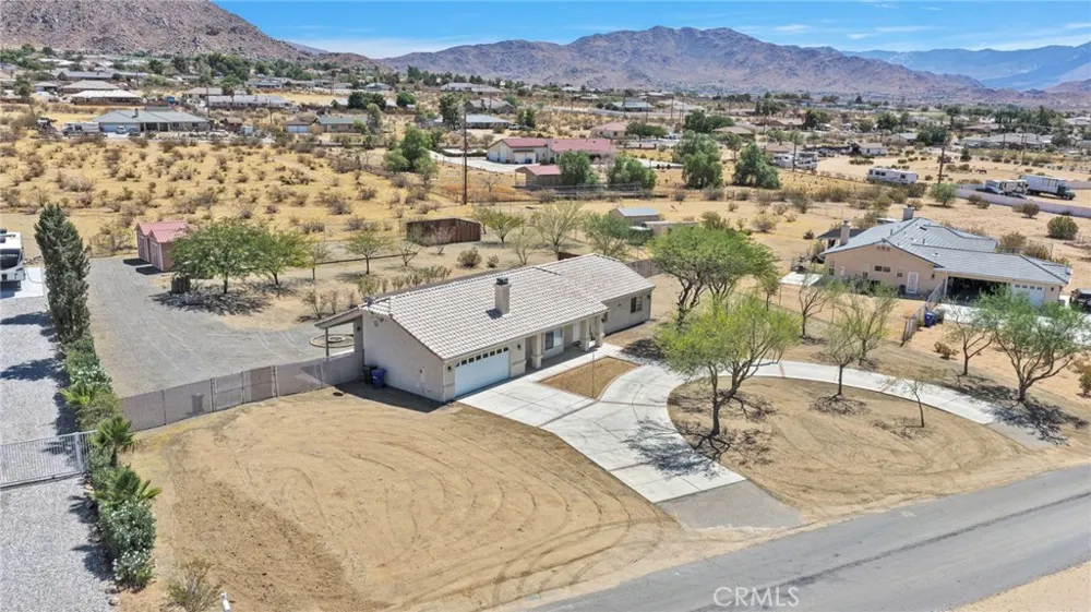 17025 Candlewood Road Apple Valley, CA 92307