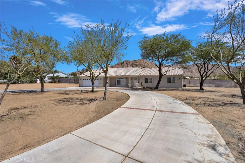 17025 Candlewood Road Apple Valley, CA 92307
