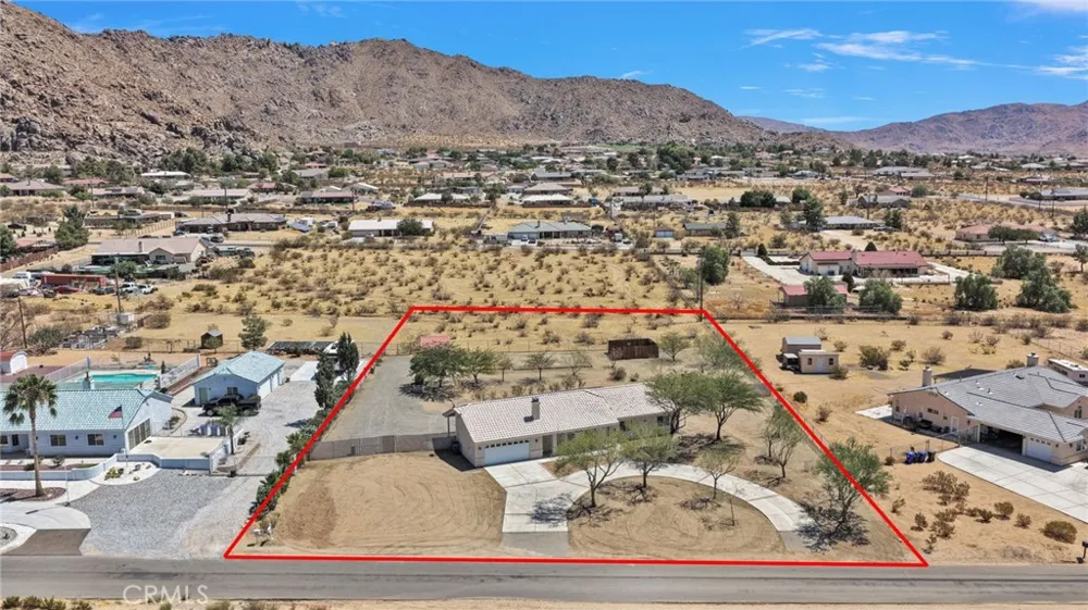 17025 Candlewood Road Apple Valley, CA 92307
