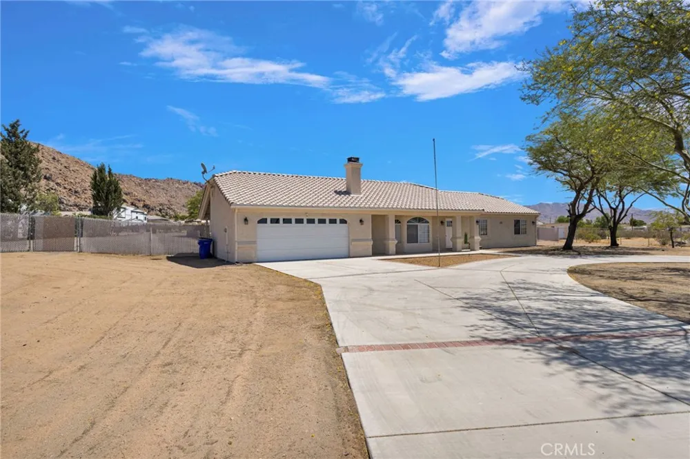 17025 Candlewood Road Apple Valley, CA 92307