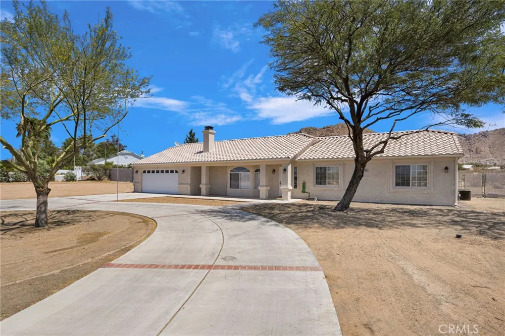 17025 Candlewood Road Apple Valley, CA 92307