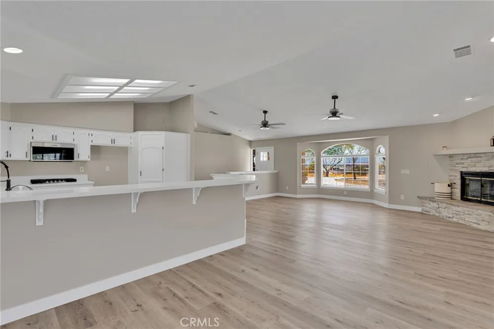 17025 Candlewood Road Apple Valley, CA 92307