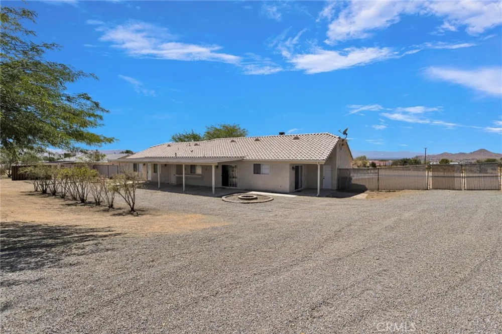 17025 Candlewood Road Apple Valley, CA 92307