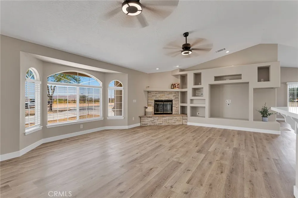 17025 Candlewood Road Apple Valley, CA 92307