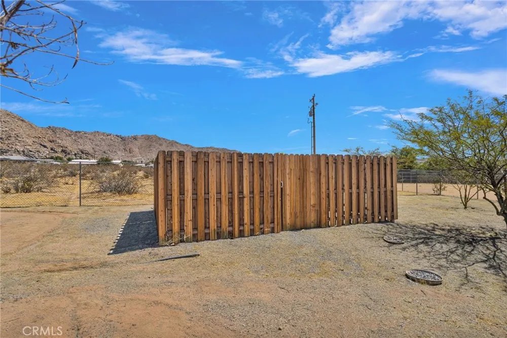 17025 Candlewood Road Apple Valley, CA 92307