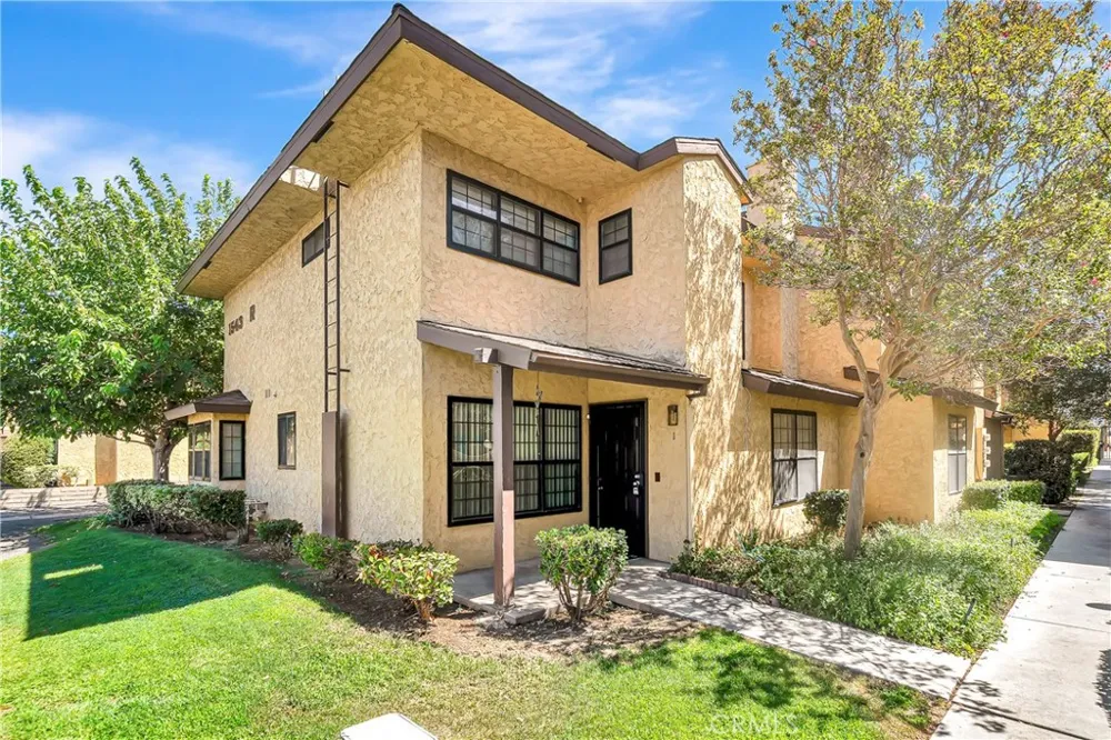 1543 W Avenue L #1 Lancaster, CA 93534