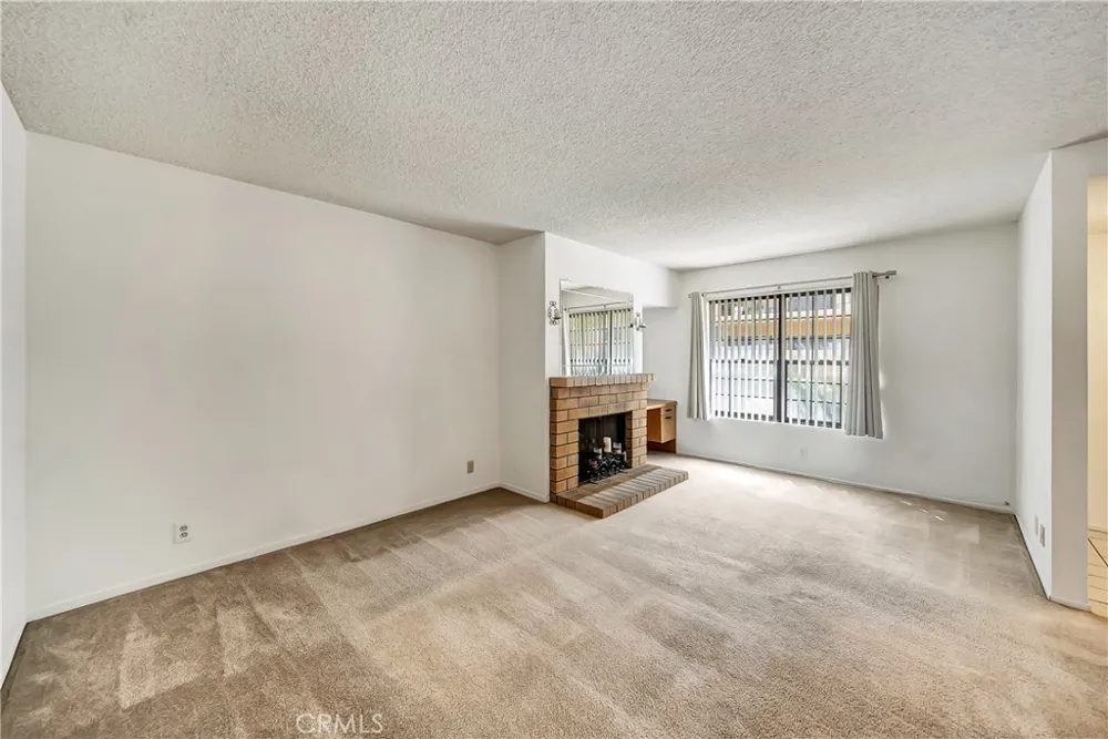 1543 W Avenue L #1 Lancaster, CA 93534
