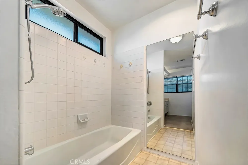 1543 W Avenue L #1 Lancaster, CA 93534