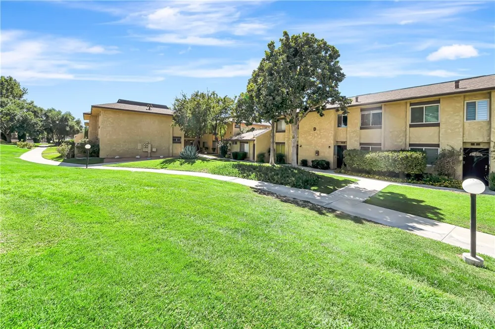 1543 W Avenue L #1 Lancaster, CA 93534