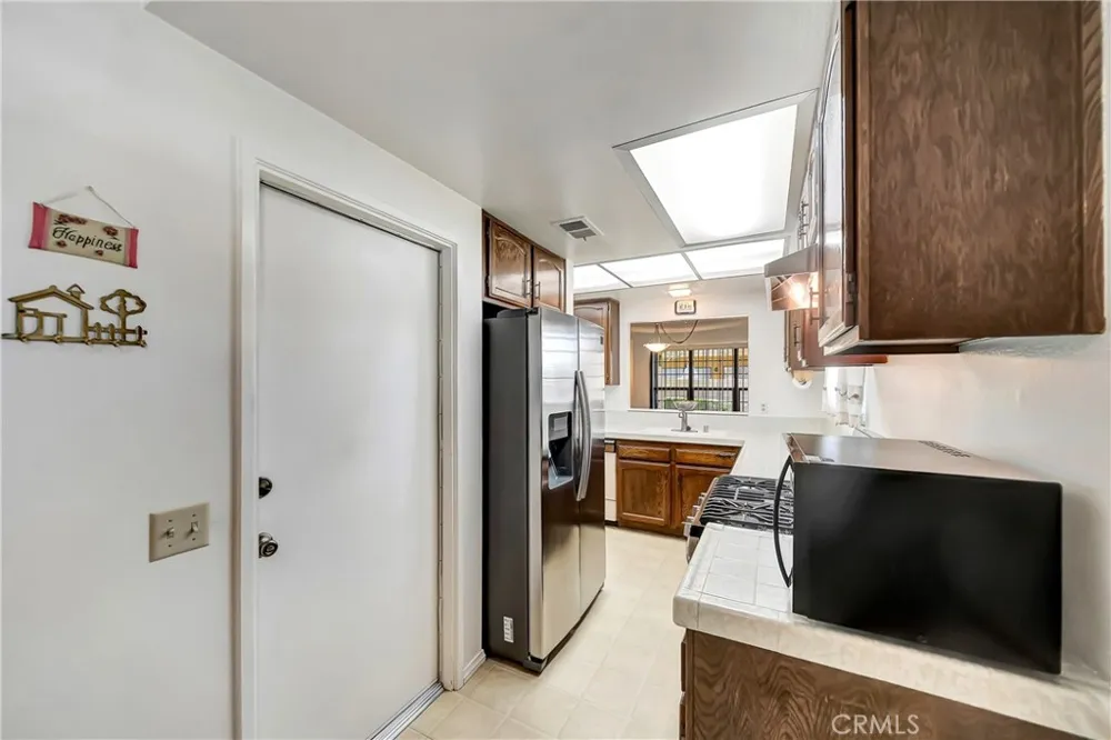 1543 W Avenue L #1 Lancaster, CA 93534
