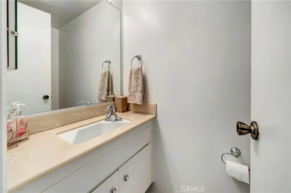 1543 W Avenue L #1 Lancaster, CA 93534