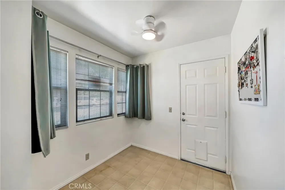 1543 W Avenue L #1 Lancaster, CA 93534