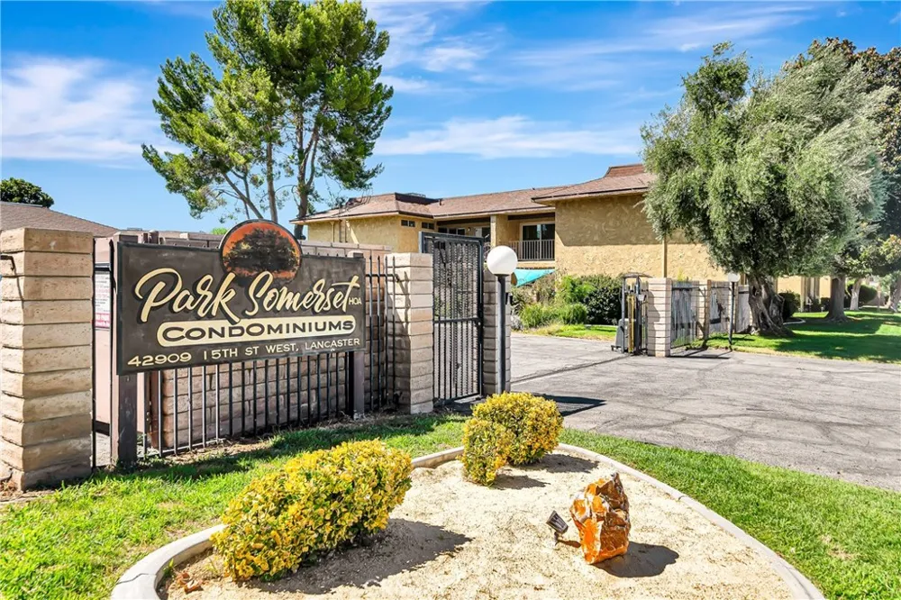 1543 W Avenue L #1 Lancaster, CA 93534