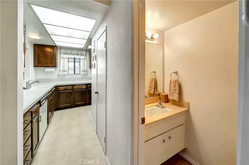 1543 W Avenue L #1 Lancaster, CA 93534