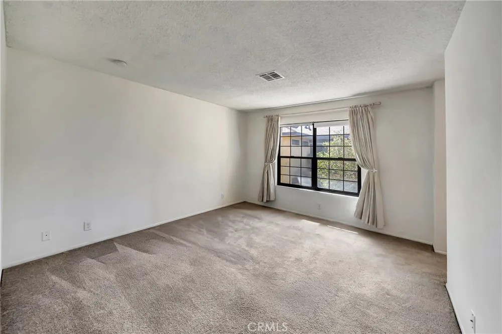 1543 W Avenue L #1 Lancaster, CA 93534