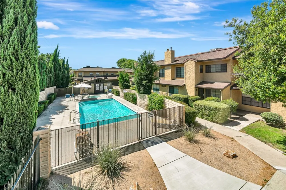 1543 W Avenue L #1 Lancaster, CA 93534