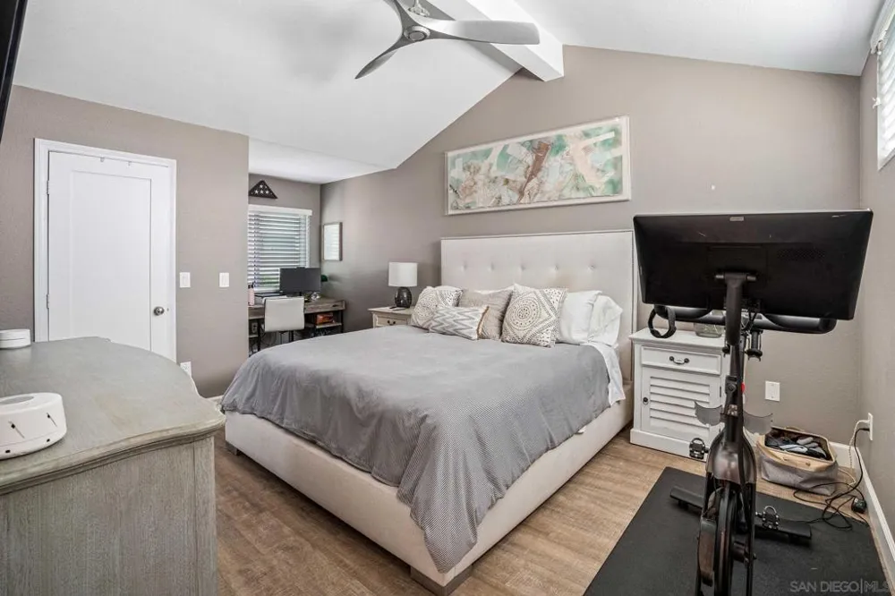 933 Hygeia Avenue Encinitas, CA 92024