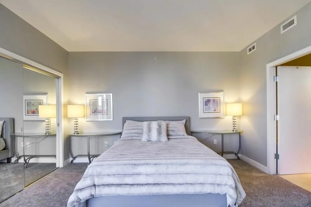 700 W Harbor Dr. #1406 San Diego, CA 92101