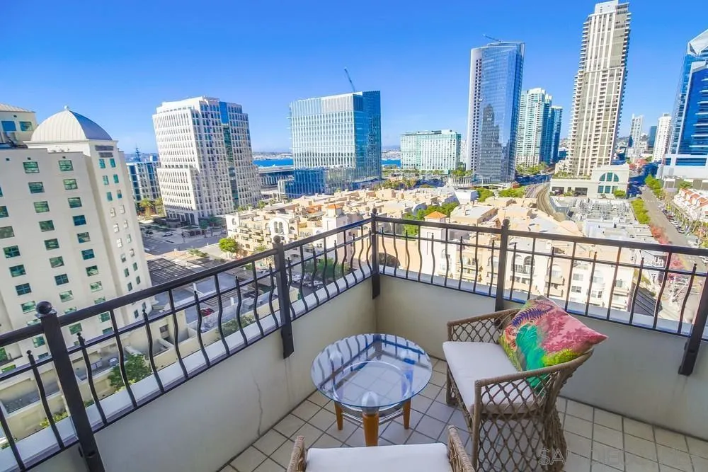 700 W Harbor Dr. #1406 San Diego, CA 92101