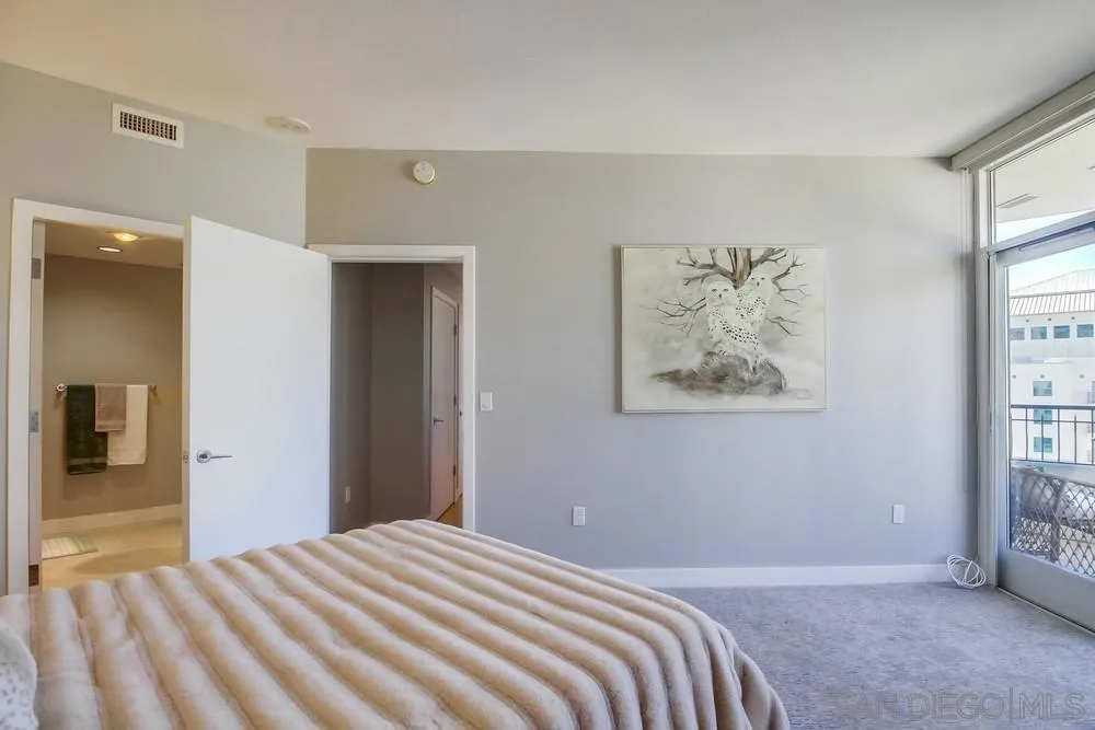 700 W Harbor Dr. #1406 San Diego, CA 92101
