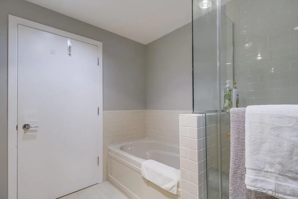 700 W Harbor Dr. #1406 San Diego, CA 92101