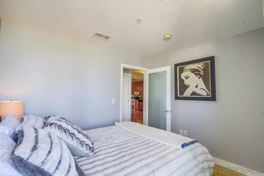 700 W Harbor Dr. #1406 San Diego, CA 92101