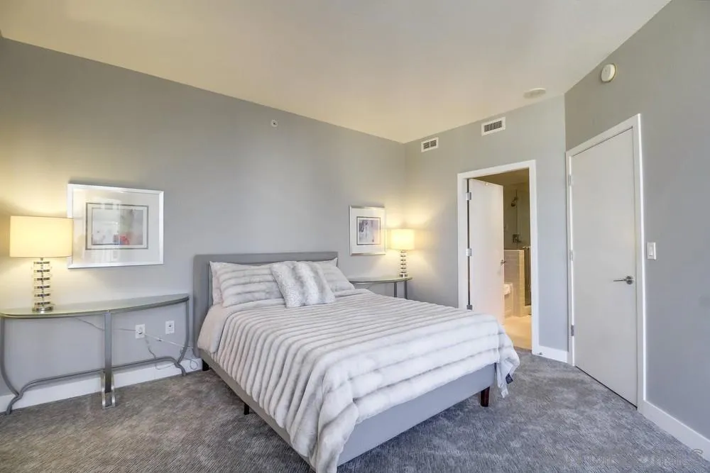 700 W Harbor Dr. #1406 San Diego, CA 92101