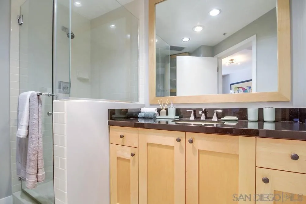 700 W Harbor Dr. #1406 San Diego, CA 92101
