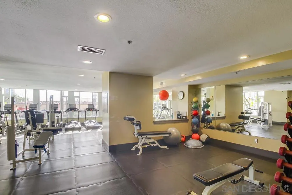 700 W Harbor Dr. #1406 San Diego, CA 92101