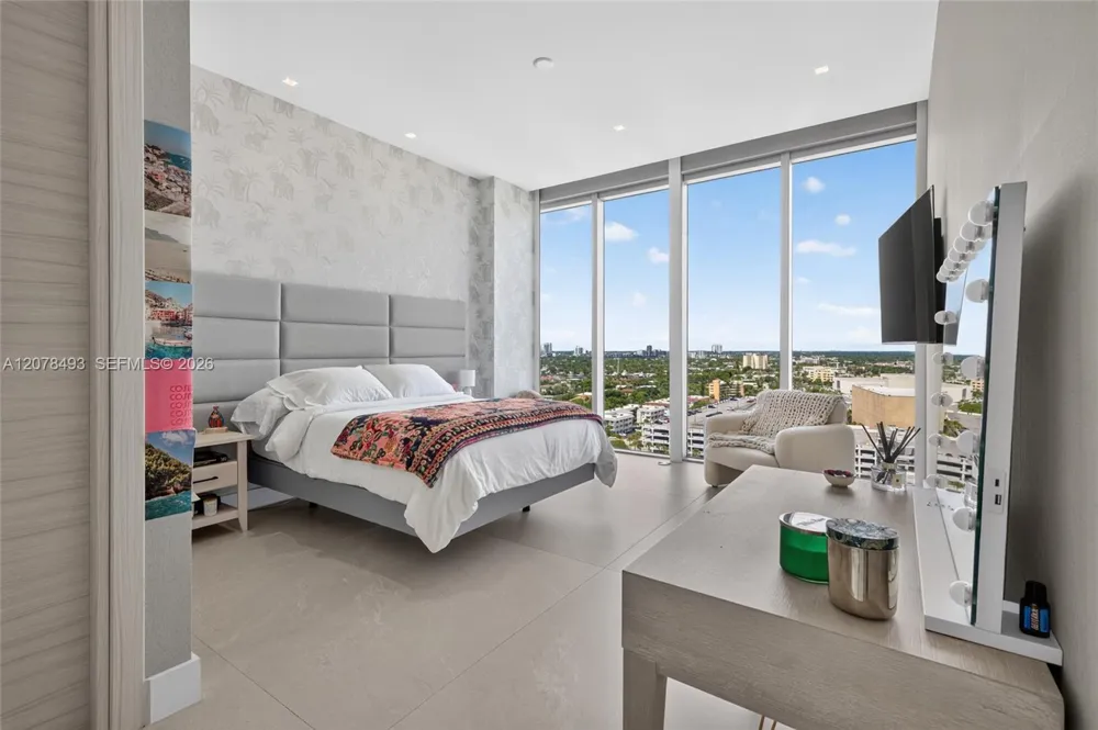 920 Intracoastal Dr #PH2 Fort Lauderdale, FL 33304