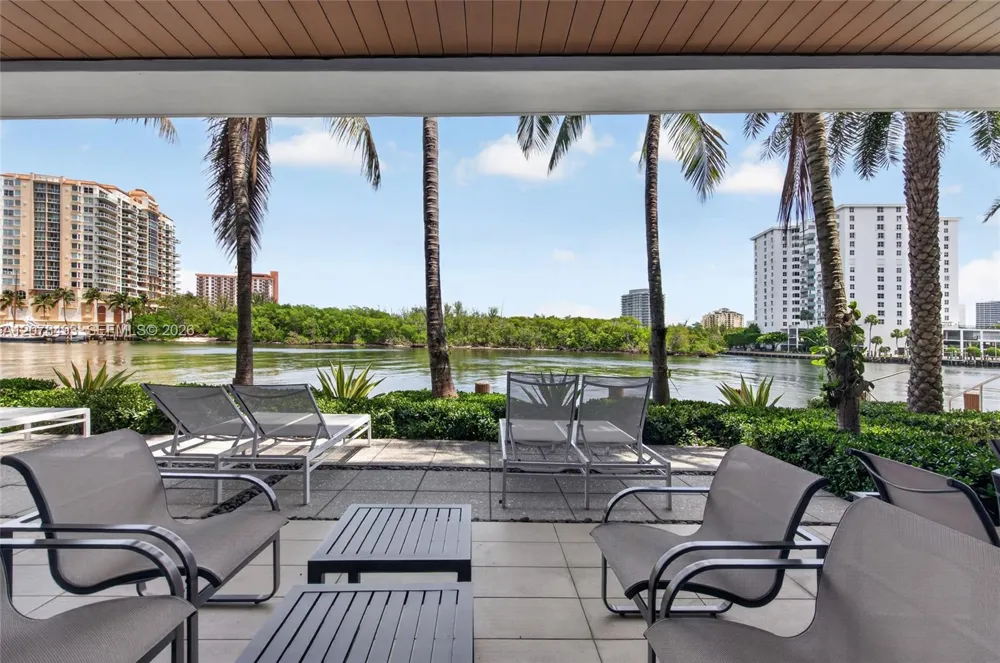 920 Intracoastal Dr #PH2 Fort Lauderdale, FL 33304