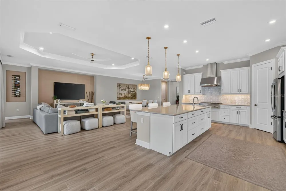 14833 MONTELLO WAY Bradenton, FL 34211