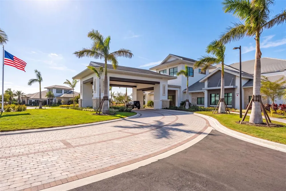 14833 MONTELLO WAY Bradenton, FL 34211