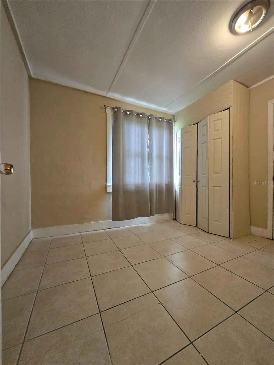 1015 W HUMPHREY STREET Tampa, FL 33604