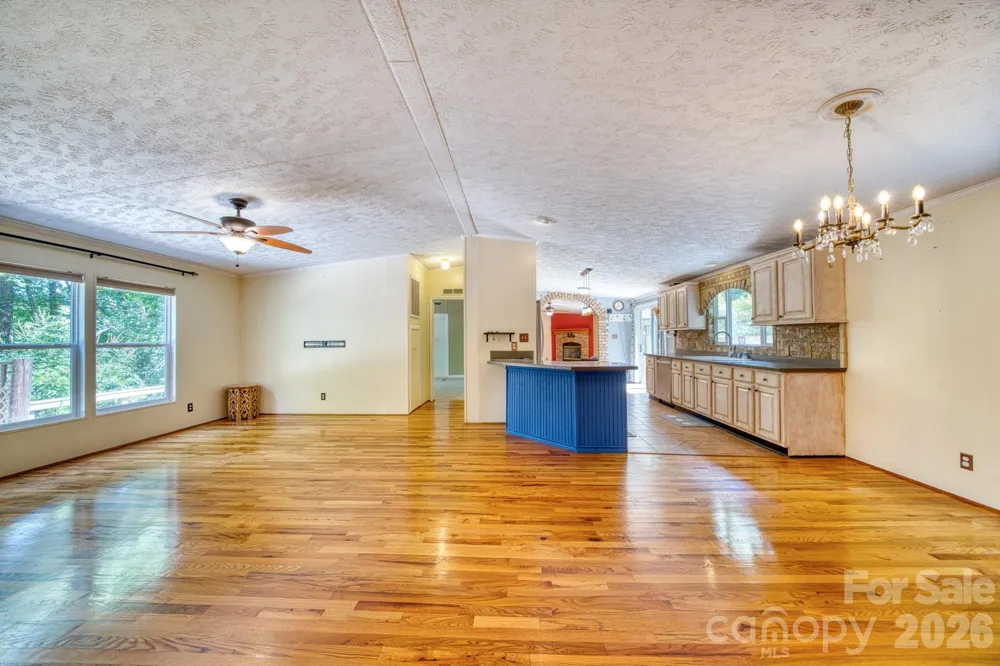 18 Henry White Lane Leicester, NC 28748