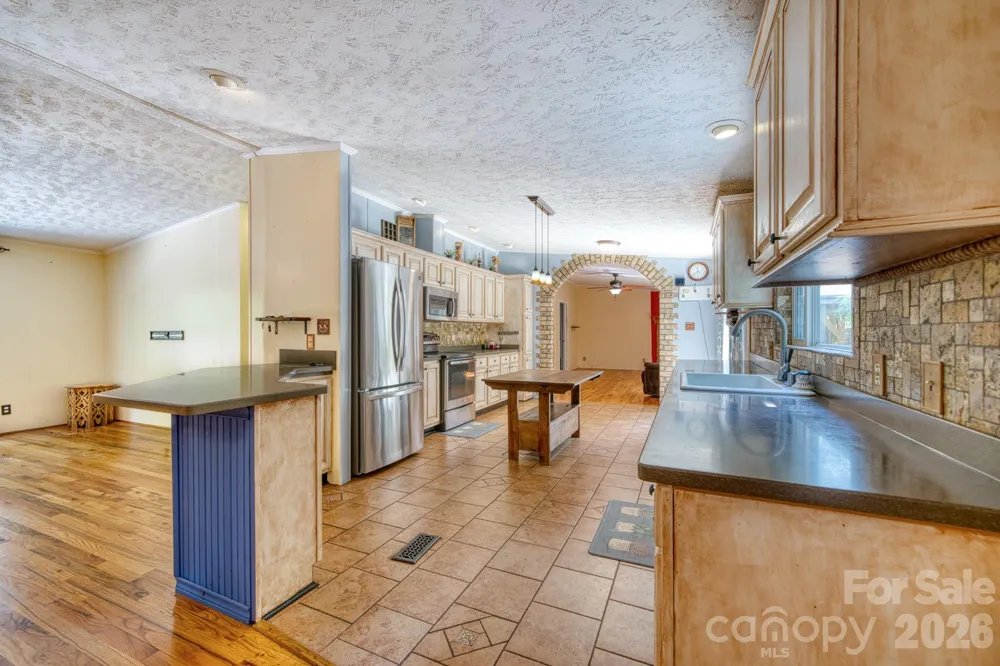 18 Henry White Lane Leicester, NC 28748