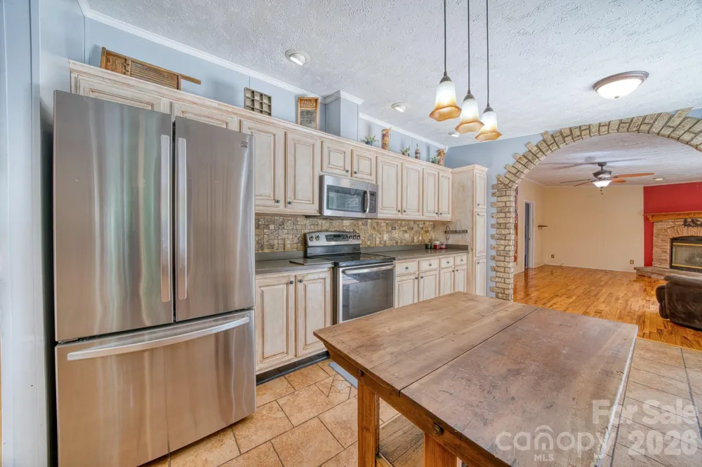 18 Henry White Lane Leicester, NC 28748