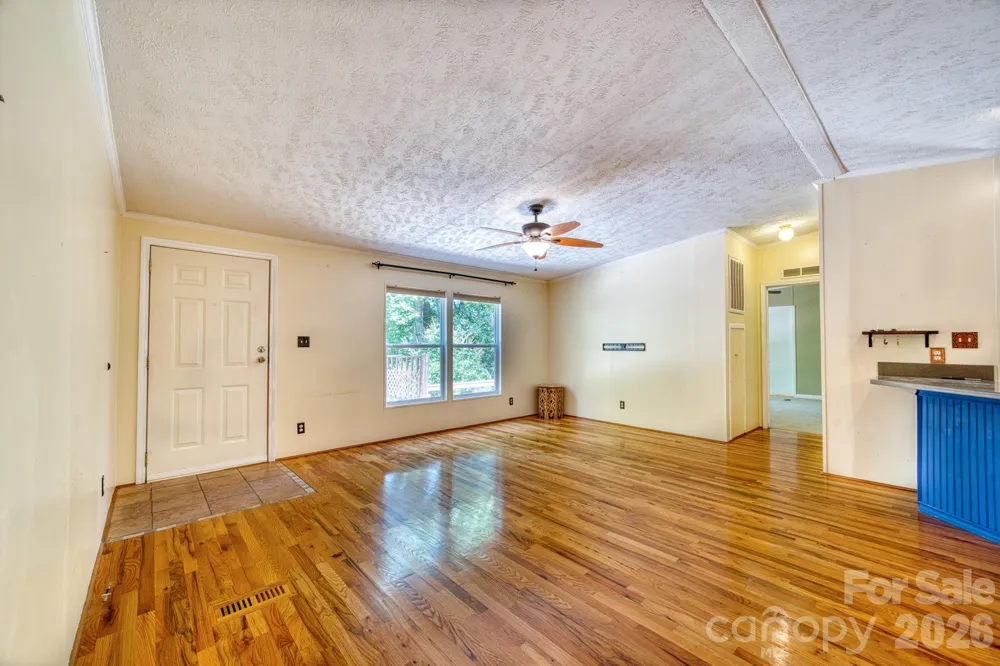 18 Henry White Lane Leicester, NC 28748