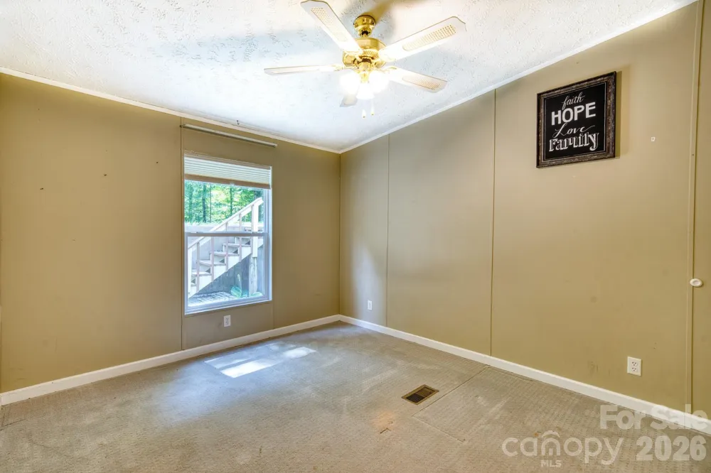 18 Henry White Lane Leicester, NC 28748