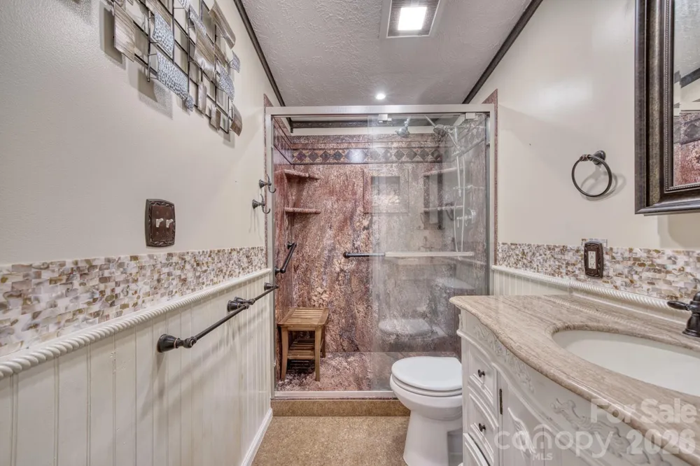 18 Henry White Lane Leicester, NC 28748
